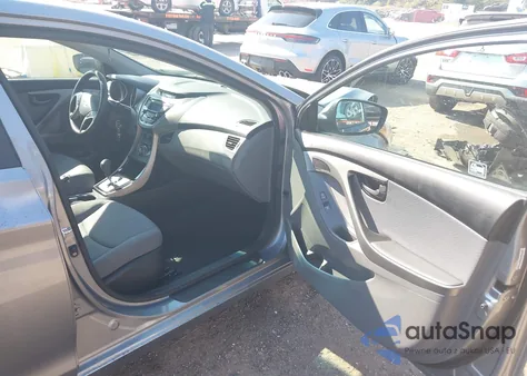 2013 Hyundai Elantra Gls z USA, uszkodzony, nr VIN KMHDH4AE9DU942764